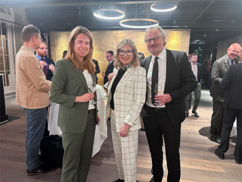 Gruppenbild Petra Goessi l FDP Staenderaetin Manuela Beer mit Carl Illi