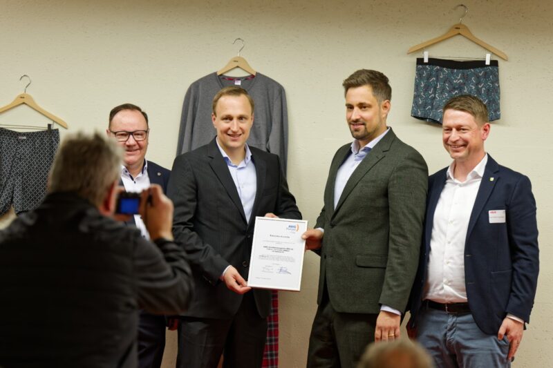 2025 Foto mit Preis